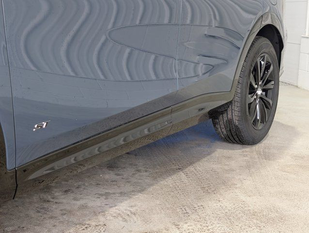 2025 Buick Envista Sport Touring- Panoramic Moonroof - Tech Pkg in Cars & Trucks in Barrie - Image 4
