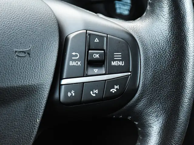 2020 Ford Escape SEL in Cars & Trucks in Kitchener / Waterloo - Image 18