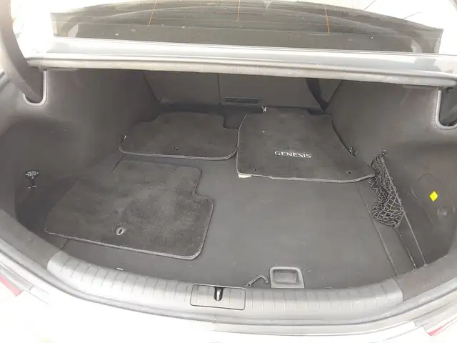2019 Genesis G70 3.3T Sport AWD | SUNROOF | NAV | HTD SEATS | LT in Cars & Trucks in Oakville / Halton Region - Image 16
