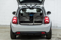 Francais: * Premier+ Line * Jantes 17 pouces MINI Electric Power Performance * Toit et rétroviseurs... (image 7)