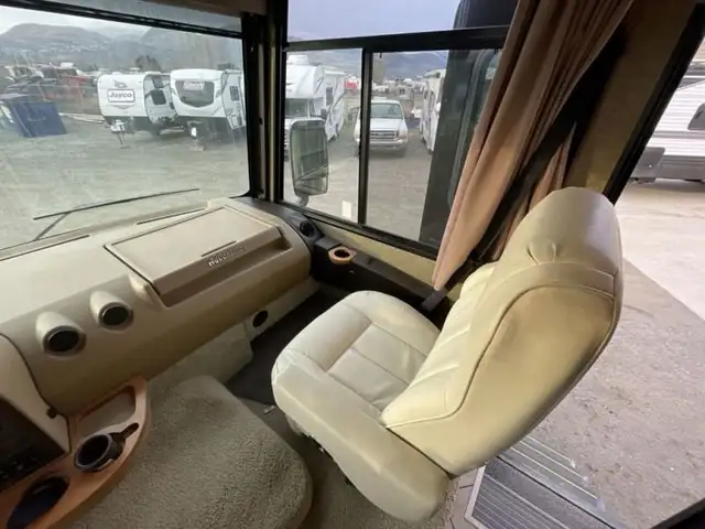2014 Winnebago Adventurer 38Q in RVs & Motorhomes in Kamloops - Image 20
