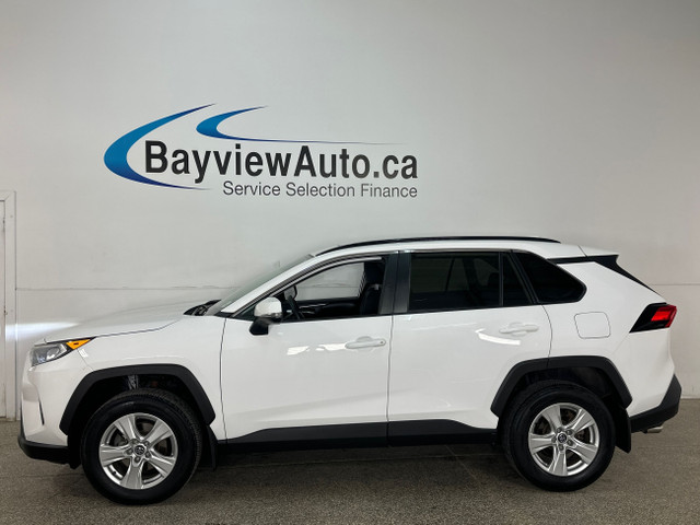 2020 Toyota RAV4 XLE XLE/SUNROOF/CLEAN! in Cars & Trucks in Belleville