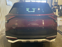Welcome Ontario customers! All our vehicles are Ontario safety check/e-tested. We offer financing ad... (image 5)