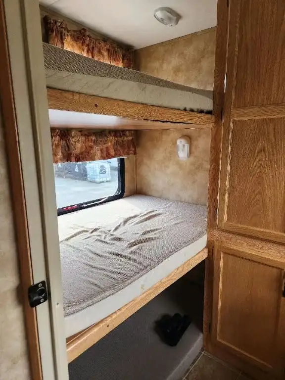 2006 Keystone Laredo 30BH *Lits superposes* in RVs & Motorhomes in Thetford Mines - Image 20