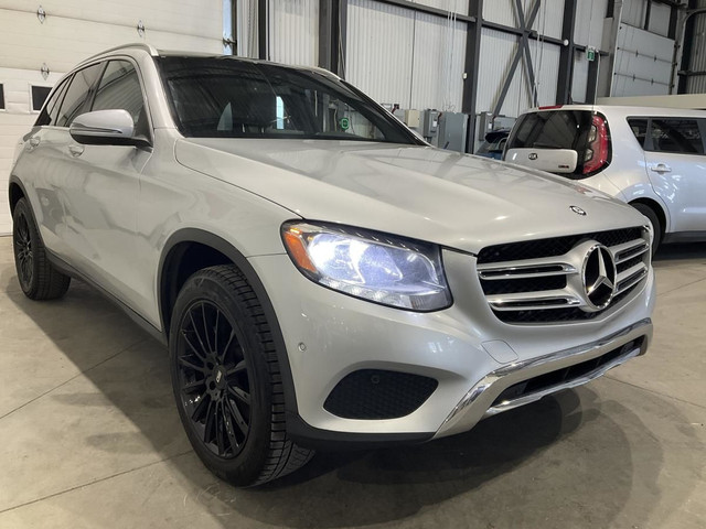 Mercedes-Benz GLC 2017 GLC 300 4MATIC 2.0L **TOIT PANO**NAVI**CU in Cars & Trucks in Laval / North Shore - Image 3