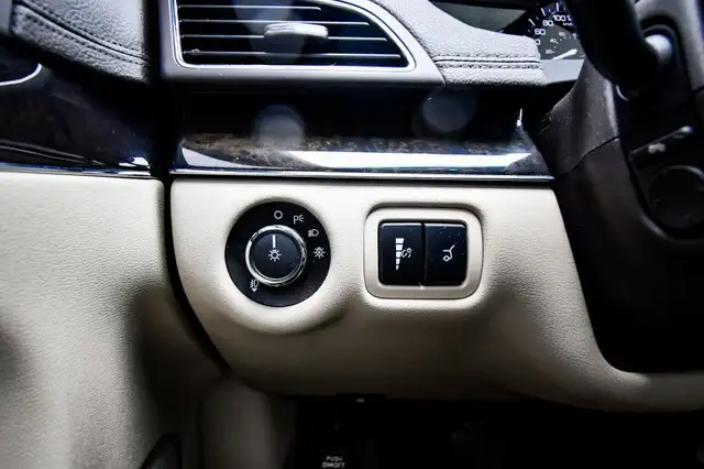 2014 Lincoln MKT ECOBOOST in Cars & Trucks in Ottawa - Image 14