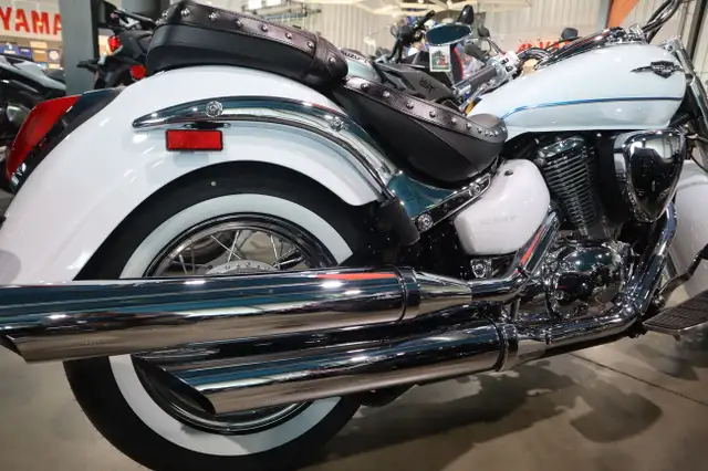 2023 Suzuki Boulevard C50T White in Street, Cruisers & Choppers in Edmonton - Image 4