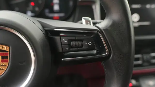 2022 Porsche Macan Base, Sunroof, Navigation, Red Interior, Navi in Cars & Trucks in Oakville / Halton Region - Image 20