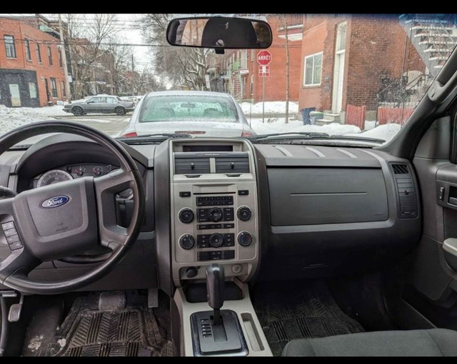 2010 Ford Escape XLT dans Autos et camions  à Sherbrooke - Image 4