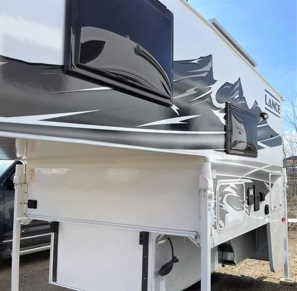 2023 Lance Short Bed 650 in Travel Trailers & Campers in Strathcona County - Image 2