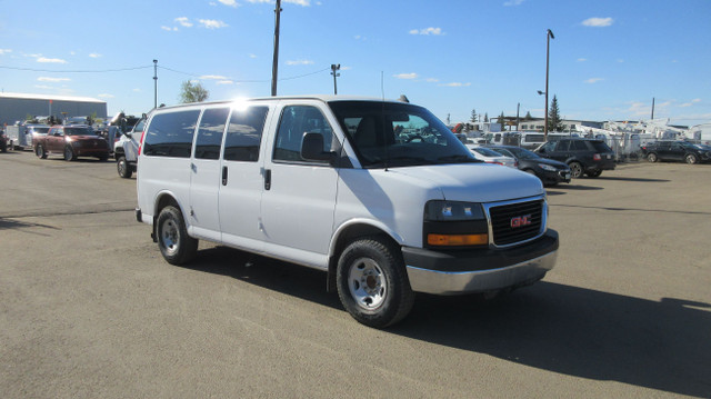 2016 GMC Savana 12 PASSENGER VAN in Cars & Trucks in Edmonton - Image 2