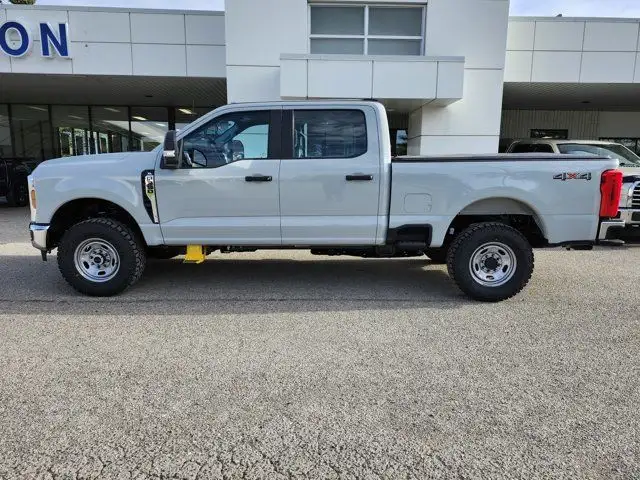 2025 Ford Super Duty F-350 SRW XL|OFF ROAD PKG|HD dans Autos et camions dans Calgary - Image 9