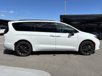 2024 CHRYSLER PACIFICA TOURING- L S APPERANCE PACKAGE | AWD | ACCIDENT FREE CARFAX | ONE OWNER | REM... (image 8)