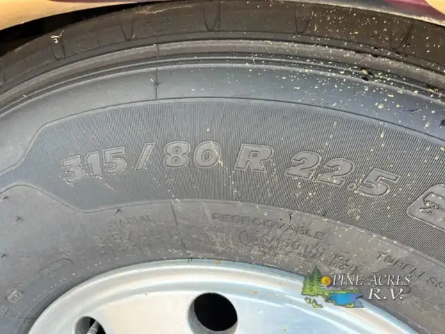 2016 Entegra Coach Anthem 42RBQ 42 Miles All New Tires ! in RVs & Motorhomes in Moncton - Image 86