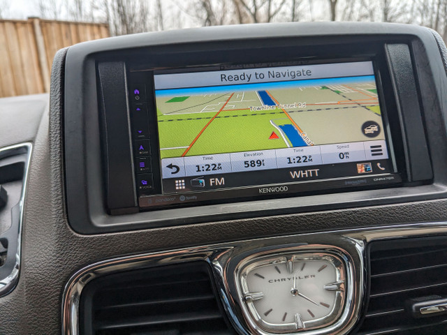 2012 Chrysler Town & Country Touring in Cars & Trucks in St. Catharines - Image 4