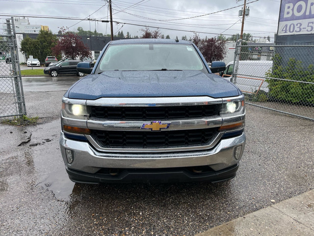 2017 Chevrolet Silverado 1500 4WD Crew Cab 143.5" LT w/1LT in Cars & Trucks in Calgary - Image 3