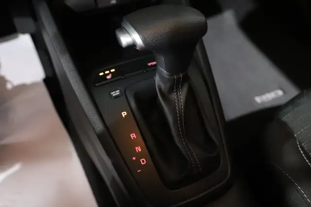 2023 Kia Rio LX+ LOW KM / ONLY 12K / HEATED SEATS / BACKUP CAM dans Autos et camions dans Ville d’Edmonton - Image 16
