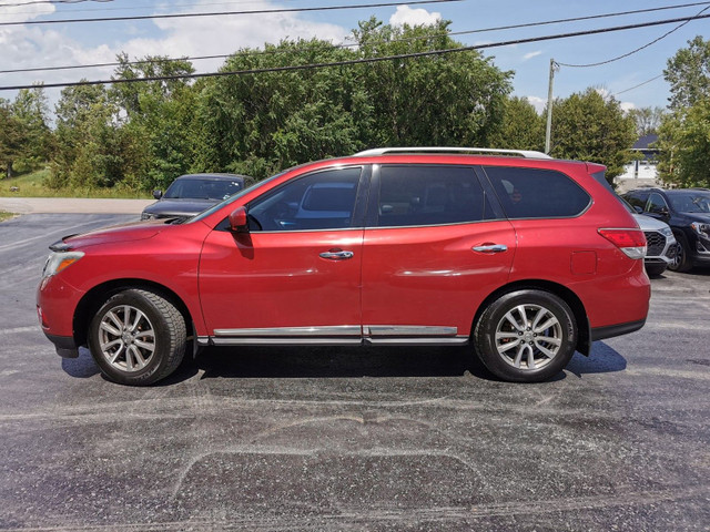 2016 Nissan Pathfinder SL 4WD in Cars & Trucks in Belleville - Image 2