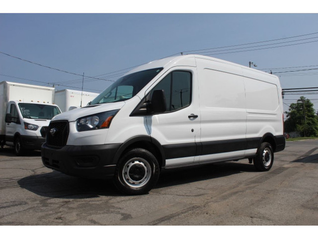 2022 Ford Transit Cargo Van T-250 148 Med Rf 148 / 35.000 KM / G in Cars & Trucks in Laval / North Shore - Image 2
