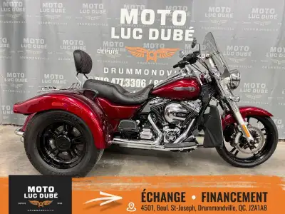 Harley-Davidson FLRT Freewheeler 2016 41 351 KM MOTO CANADIENNE ÉCHAPPEMENT 50-50 PARE-BRISE SIÈGE C...