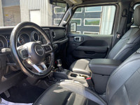 2021 Jeep Gladiator 4x4 Overland with the 3.6L and only 108,000kms. Equipped with the Leather Packag... (image 9)