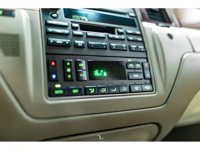 2005 Lincoln Town Car Leather Heated Seats in Cars & Trucks in Grande Prairie - Image 19