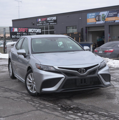 2022 Toyota Camry SE Auto