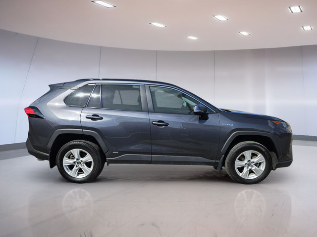 Toyota RAV4 Hybrid Le 2020 in Cars & Trucks in Medicine Hat - Image 3