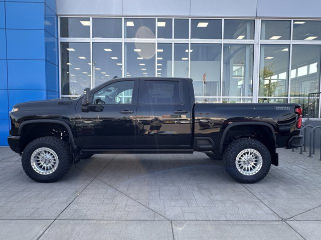 2025 Chevrolet Silverado 3500HD LTZ in Cars & Trucks in Calgary - Image 3
