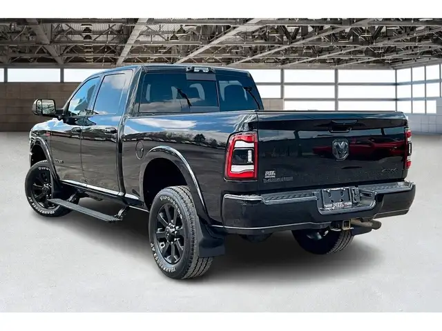 2022 Ram 2500 Laramie Night | LOADED | Extended Warranty | 4X4 in Cars & Trucks in Mississauga / Peel Region - Image 13