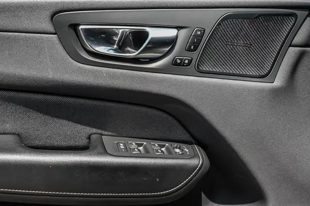2021 Volvo XC60 in Cars & Trucks in City of Montréal - Image 23