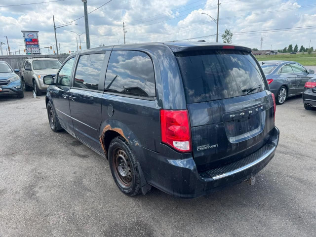 2014 Dodge Grand Caravan AS IS, SXT, POWER STEERING LEAK, RUNS A in Cars & Trucks in London - Image 3