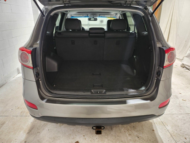 2012 Hyundai Santa Fe in Cars & Trucks in Windsor Region - Image 4
