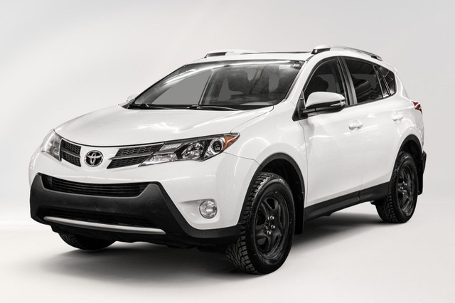 2015 Toyota RAV4 XLE Bas Mileage * Clean Carfax in Cars & Trucks in City of Montréal