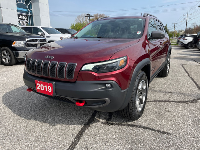 2019 Jeep Cherokee Trailhawk in Cars & Trucks in Sarnia - Image 2