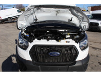 SEULEMENT 19.000 KM CERTIFIÉ / CAMION COMME UN NEUF / 2024 FORD TRANSIT T-250 CARGO 148 MEDIUM ROOF... (image 8)