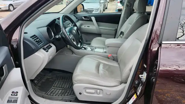 2013 Toyota Highlander 4WD 4dr in Cars & Trucks in Oakville / Halton Region - Image 14