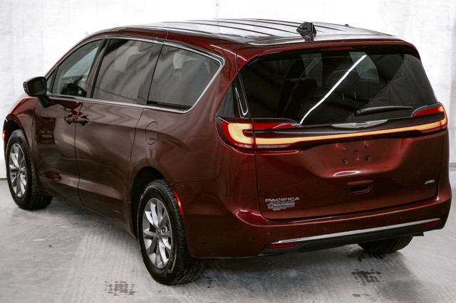 2023 Chrysler Pacifica Touring L AWD for sale in Cars & Trucks in Red Deer - Image 4