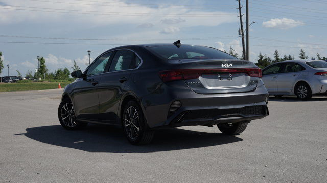 2023 Kia Forte EX | Wireless Charging | Blind Spot Monitor in Cars & Trucks in Guelph - Image 4
