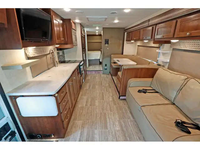 2020 Forest River Sunseeker 3010 2 extensions 2020 Classe C 31 p in RVs & Motorhomes in Laval / North Shore - Image 5