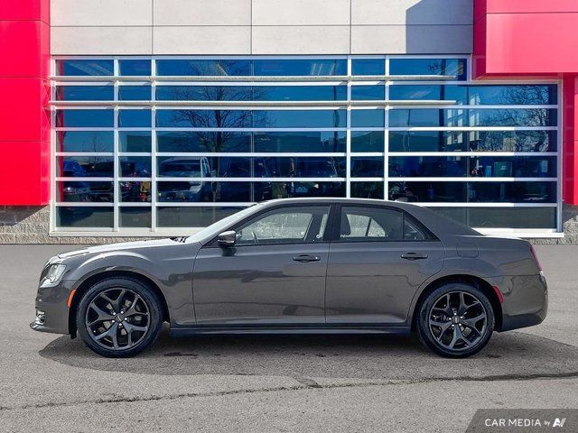 2021 Chrysler 300 300 Touring L Sport/Comfort/Safety Pkgs in Cars & Trucks in Guelph - Image 2