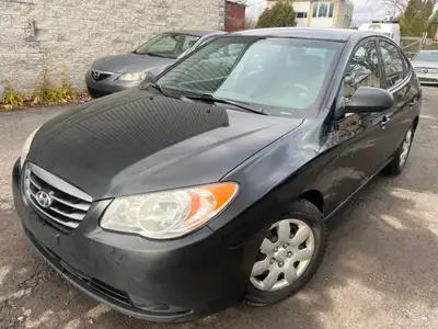 2010 HUNDAI ELANTRA .AUTOMATIQUE. INTERIEUR VITRES-PORTES- MIRROIRS- ELECTRIQUE. A/C.LECTEUR C/D 5 P...