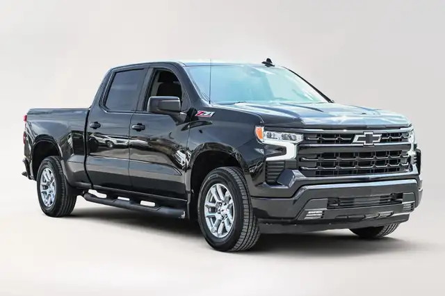 2022 Chevrolet Silverado 1500 RST Z71 Awd 4X4 Crew Cab / 5.3L V8 in Cars & Trucks in City of Montréal - Image 5