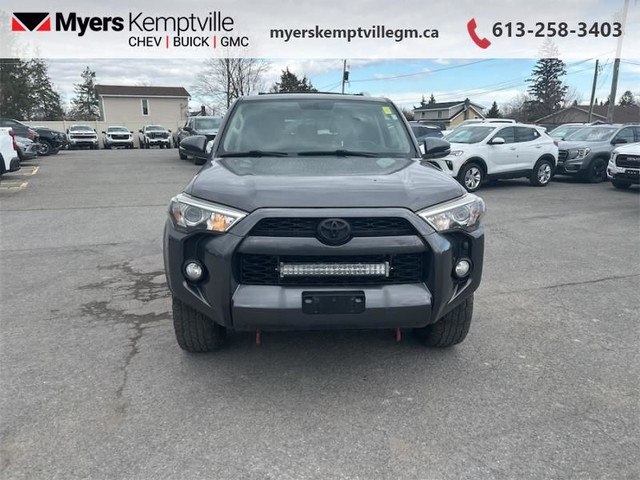 2015 Toyota 4Runner SR5 - Bluetooth in Cars & Trucks in Ottawa - Image 2