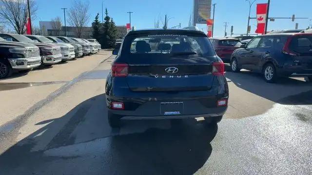 2023 Hyundai Venue Preferred | Heated Seats | Apple CarPlay dans Autos et camions dans Ville d’Edmonton - Image 9