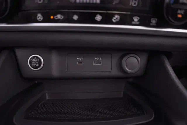 2021 Nissan Rogue SV AWD, Panoramic roof, Electric Seats, Apple  in Cars & Trucks in Mississauga / Peel Region - Image 25