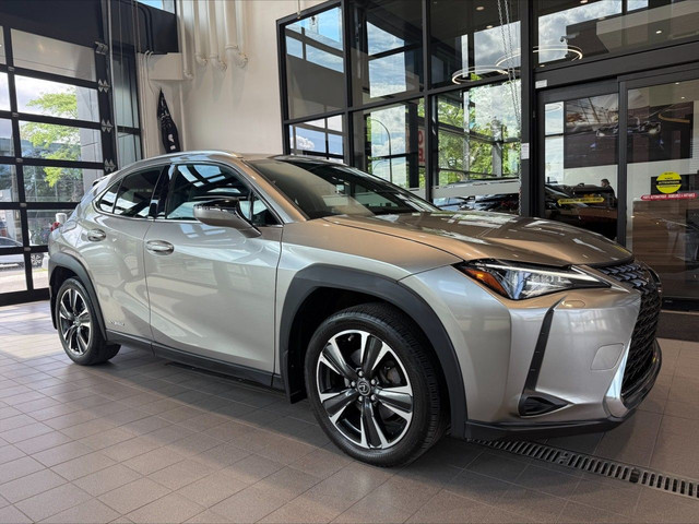 2021 Lexus UX250hUX 250h in Cars & Trucks in City of Montréal - Image 2