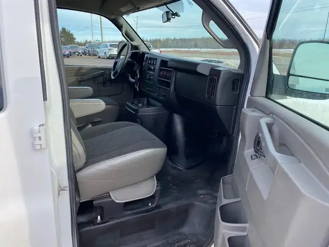 2020 GMC Savana64269655851778127