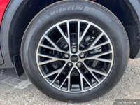 This Ford Escape delivers a Gas/Electric I-4 2.5 L/152 engine powering this Variable transmission. E... (image 8)