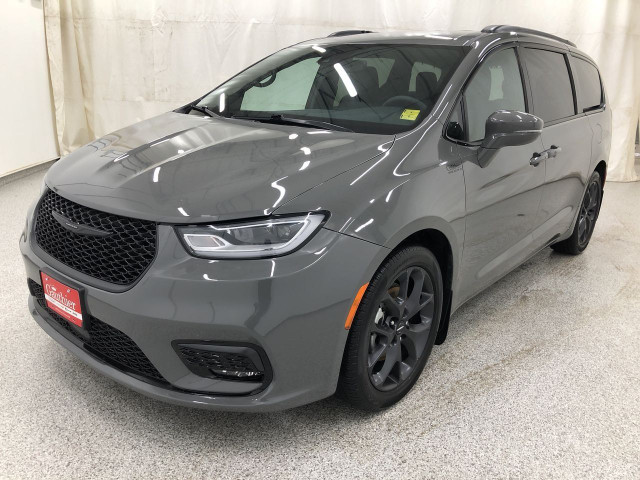 2022 Chrysler Pacifica Touring-L in Cars & Trucks in Winnipeg - Image 4